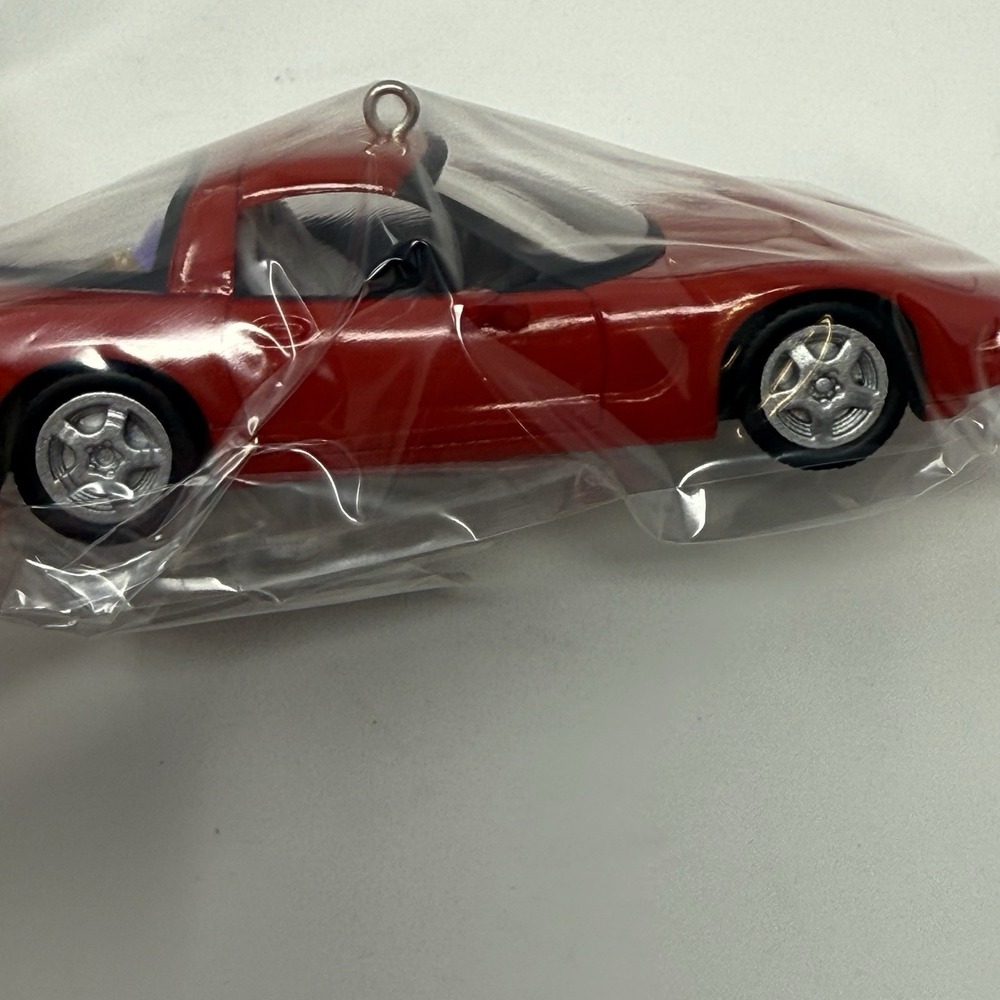 Hallmark Keepsake 1997 Chevrolet CORVETTE Chevy RED America Sports Car Ornament - Picture 4 of 5
